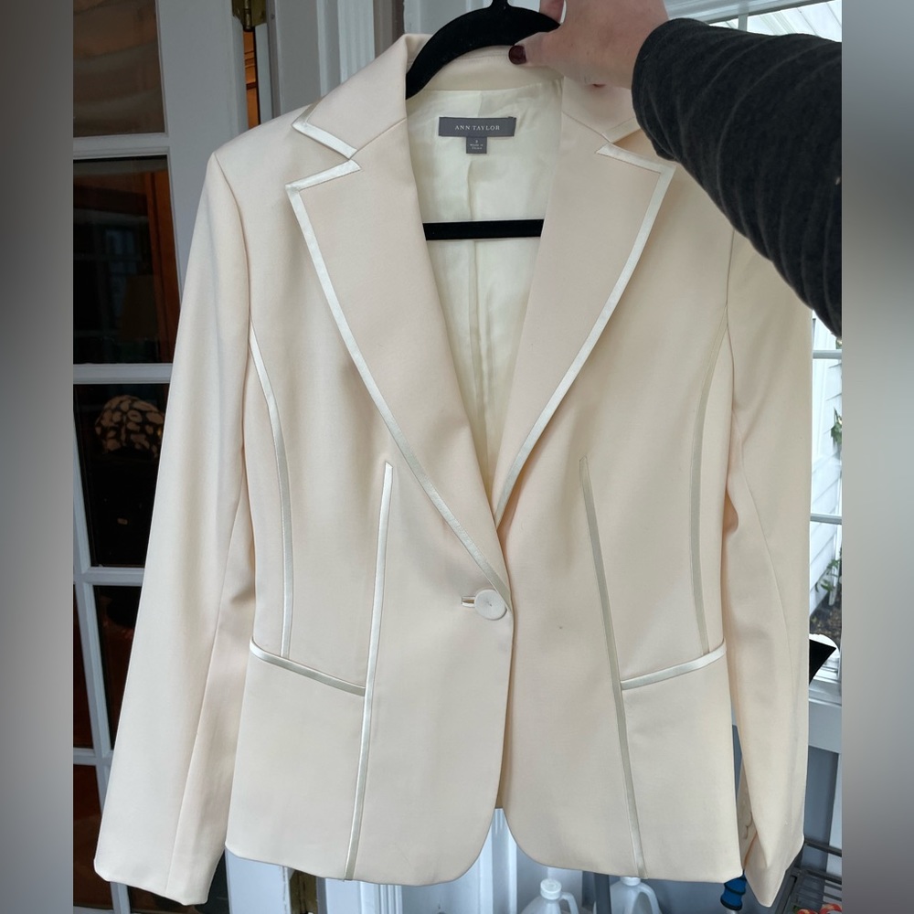 Winter White Ann Taylor Fitted Blazer